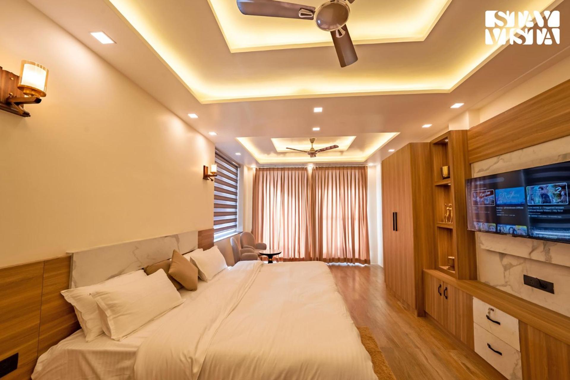 Stayvista At Sunset Springs With Pool & Views Нейнитал Екстериор снимка