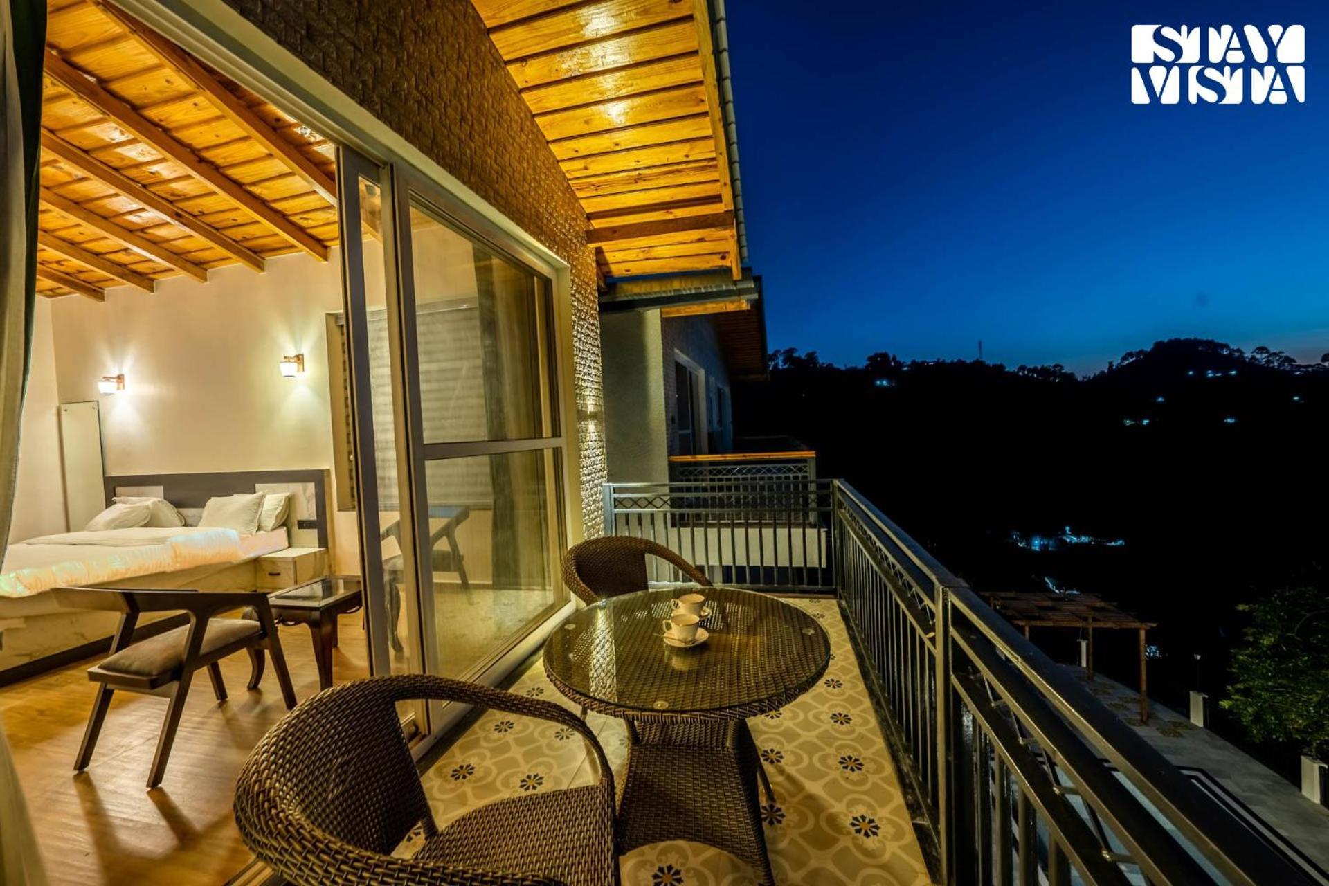 Stayvista At Sunset Springs With Pool & Views Нейнитал Екстериор снимка